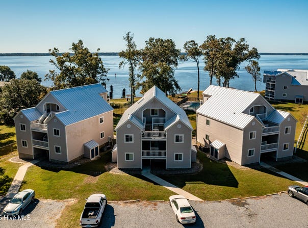89 Country Club Drive, Minnesott Beach, NC 28510