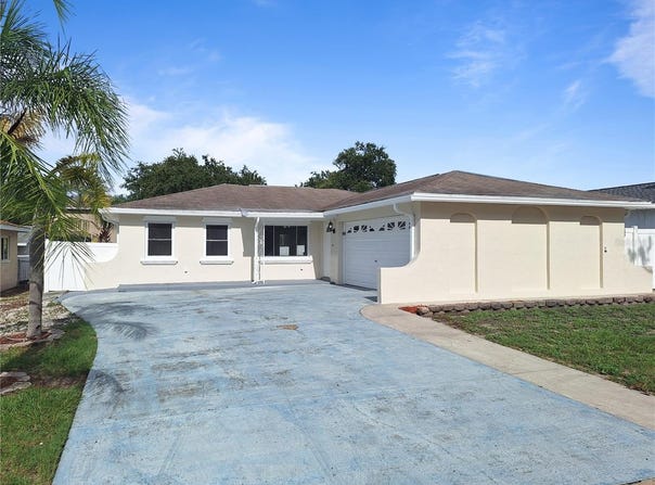 1611 CROMWELL DRIVE, TARPON SPRINGS, FL 34689