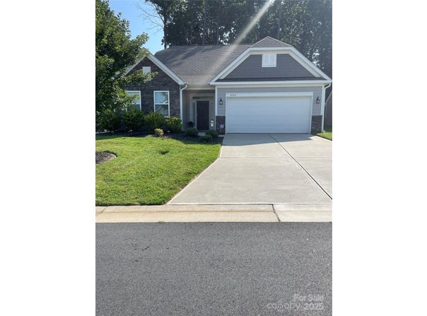 5161 Quail Forest Drive, Clemmons, NC 27012