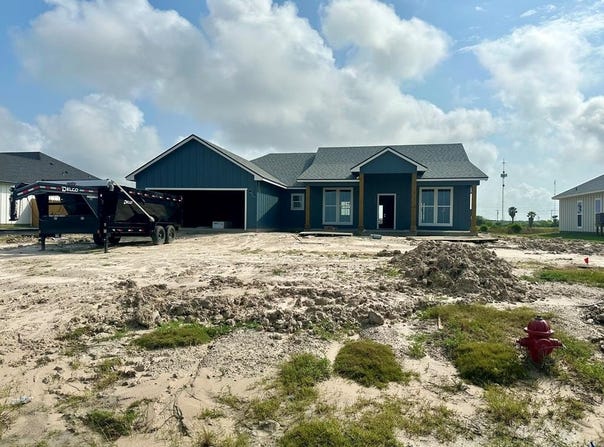 110 McLead Rd., ROCKPORT, TX 78382