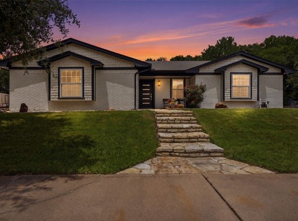 6514 Circo Drive, De Cordova, TX 76049