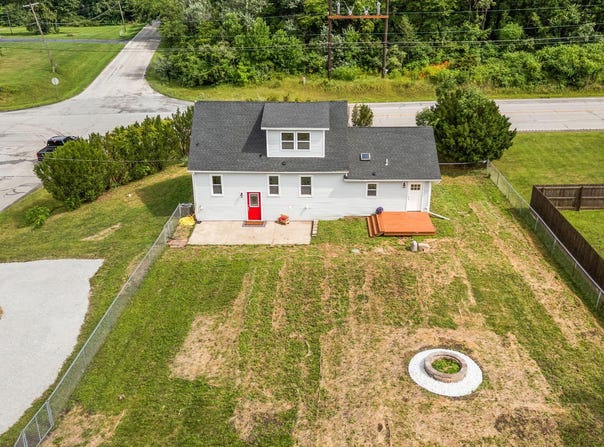 799 N 400 E, Valparaiso, IN 46383