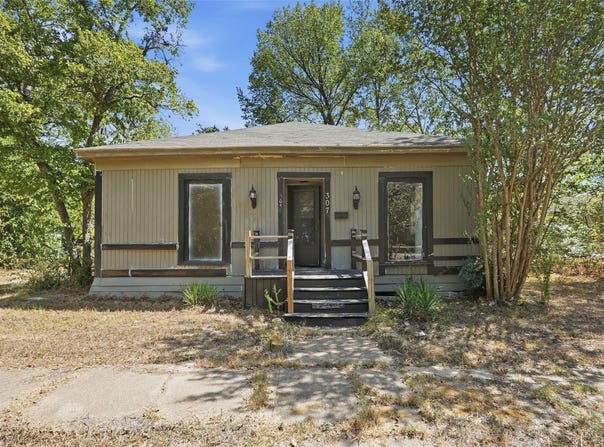 307 S Goodman, Kerens, TX 75144