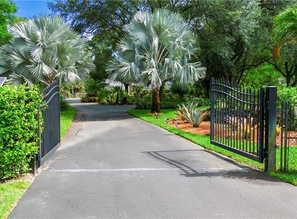 5961 Sea Grass, NAPLES, FL 34116