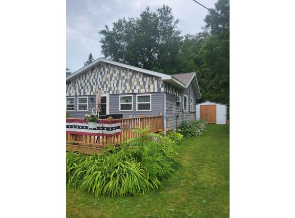 N4521 W Shore place Road, Cambridge, WI 53523