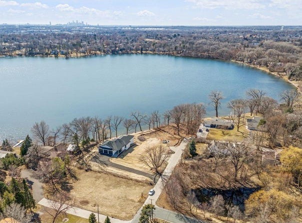 1184 Edgewater Avenue, Arden Hills, MN 55112