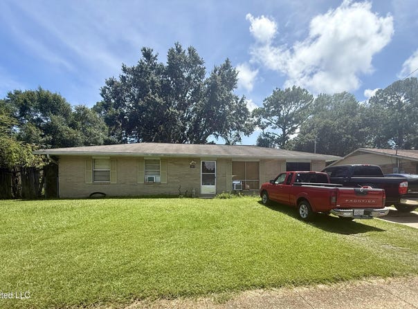 15825 Waycross Drive, Biloxi, MS 39532