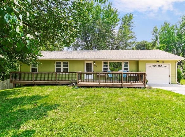 1105 NE 76th Terrace, Gladstone, MO 64118