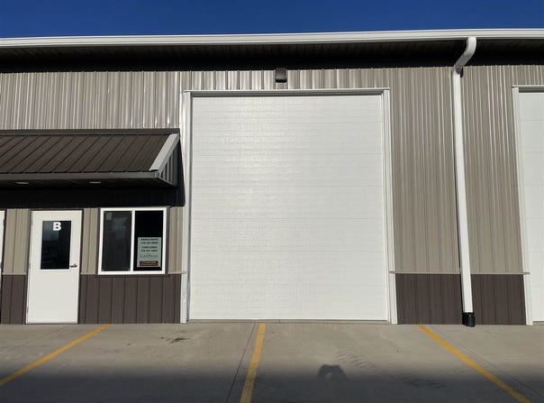 132 Greenfield Dr, Tiffin, IA 52340