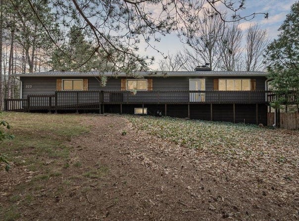 323 13th Street, Plainwell, MI 49080