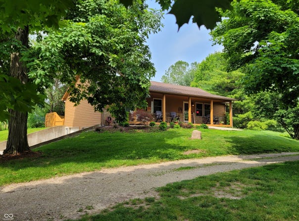 5730 S 50 W, Trafalgar, IN 46181