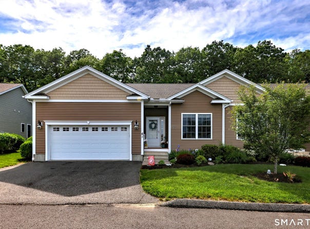 61 Pondview Circle, Beacon Falls, CT 06403