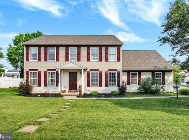 2785 SPARROW DRIVE, YORK, PA 17408
