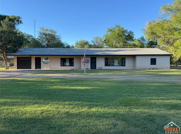 106 E Manchester Avenue, Coolidge, KS 67836