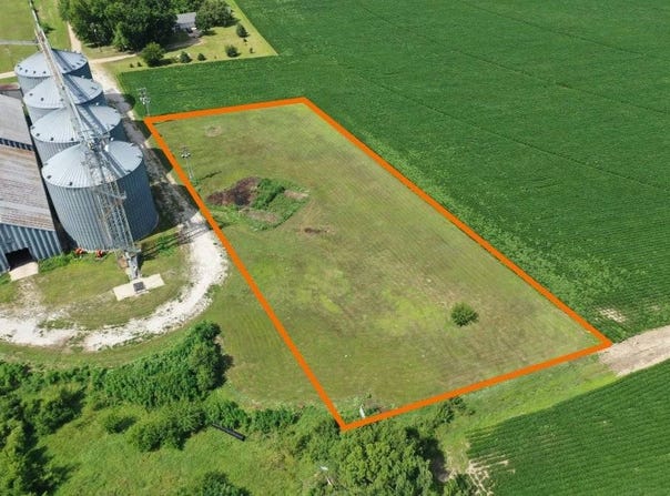 121  Pine St, St Libory, NE 68872