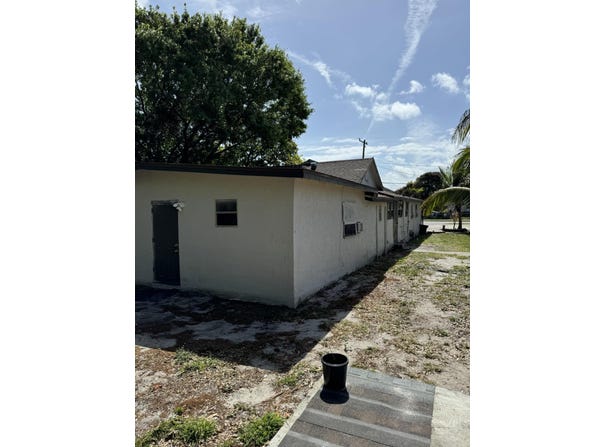 916 Avenue H, Fort Pierce, FL 34950