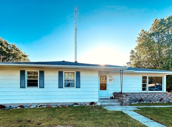 2346 Main Street, Manistee, MI 49660