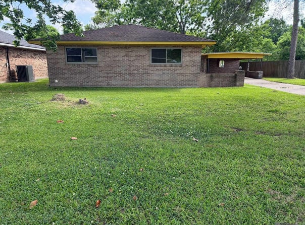 24675 PECAN PLACE DR, Plaquemine, LA 70764