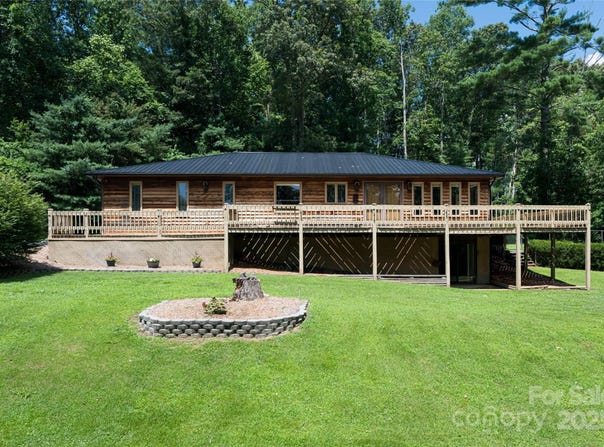 157 Wendy Lane, Hendersonville, NC 28792