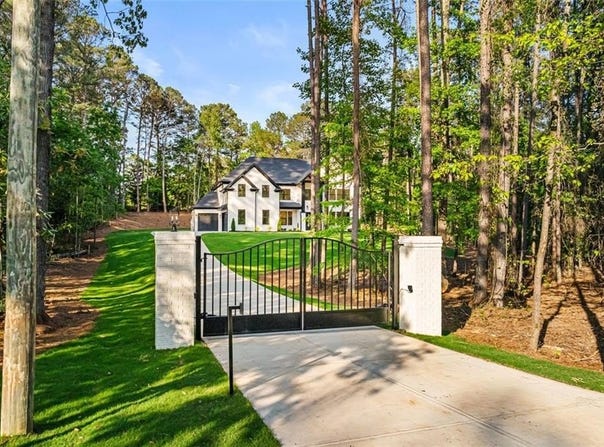 400 Auburn Road, Auburn, GA 30011