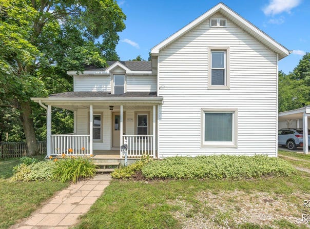 447 Divine Highway, Portland, MI 48875