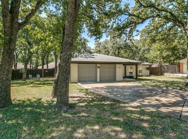 6913 Daniel Court, North Richland Hills, TX 76182