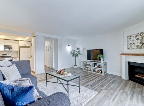 4570 Cove Dr, Carlsbad, CA 92008