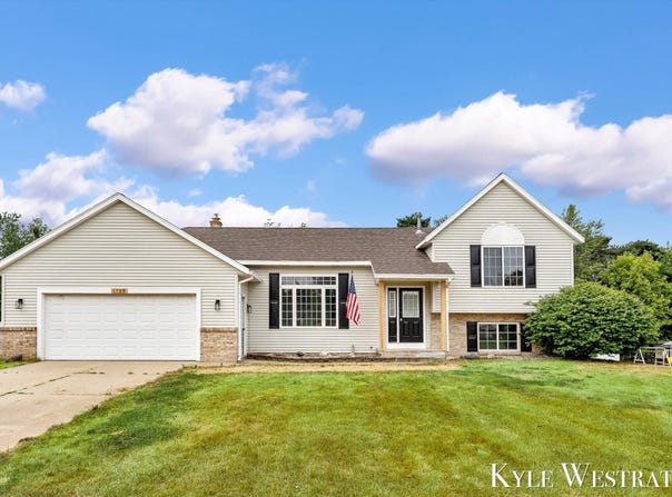 1769 Cuper Avenue, Dorr, MI 49323