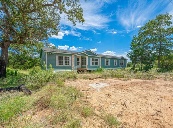 117 Charles Burnes LN, Rosanky, TX 78953