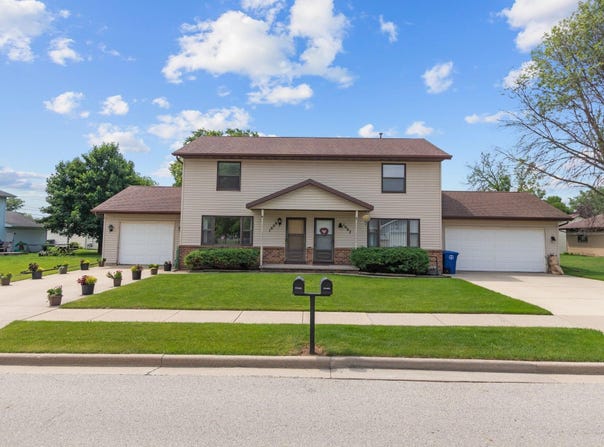 1007 E ELM Drive, LITTLE CHUTE, WI 54140-1214