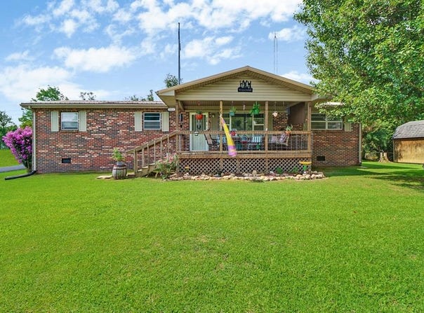 430 Hillcrest Drive, CROSSVILLE, TN 38555