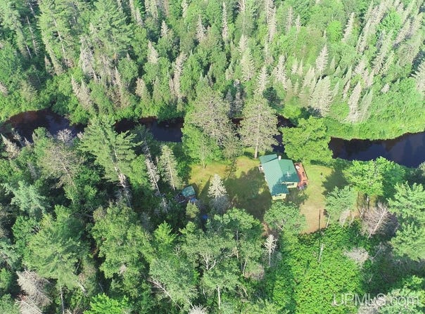 4753 W Tasson Road, Ishpeming, MI 49849