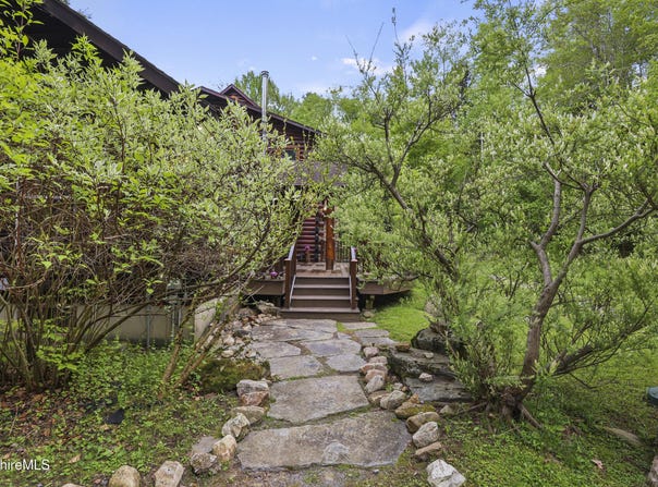 236 Surriner Rd, Becket, MA 01223