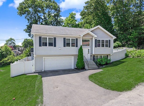7 Cadman Street, Worcester, MA 01604
