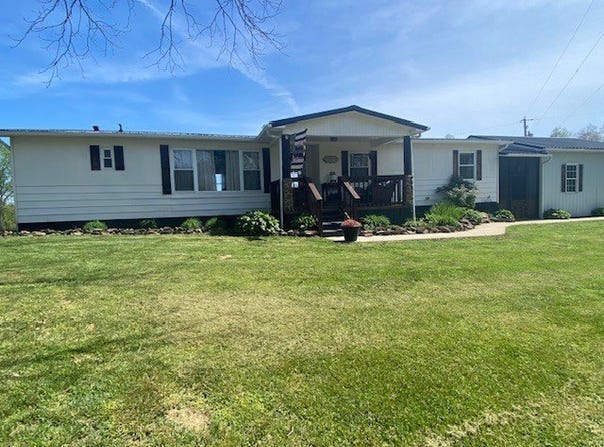 4429 Manilla Ridge Road, Leon, WV 25123