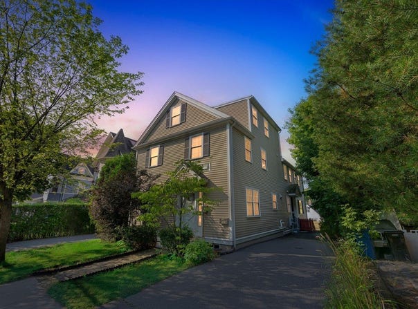 582 Trapelo Rd, Belmont, MA 02478