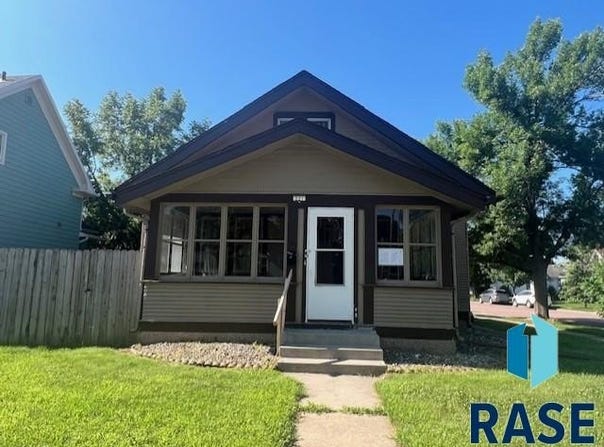 221 W 26th St, Sioux Falls, SD 57105