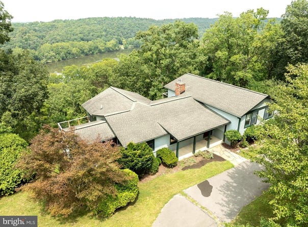 188 CRESTVIEW DR, HARPERS FERRY, WV 25425