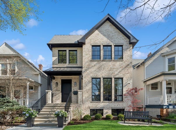 1934 W Patterson Avenue, Chicago, IL 60613