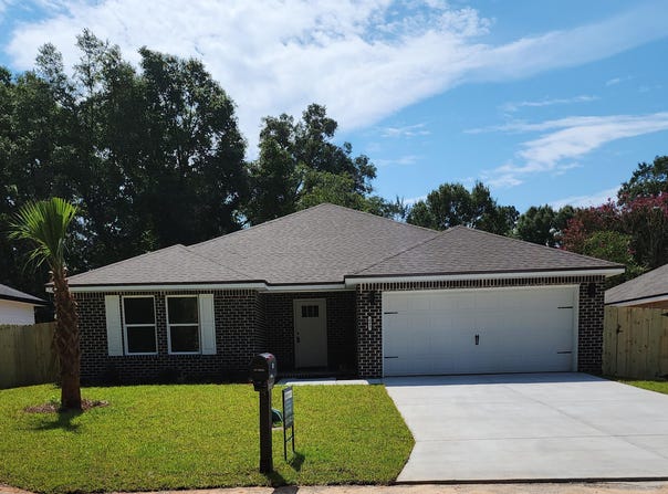 693 E Bowers Avenue, Crestview, FL 32539