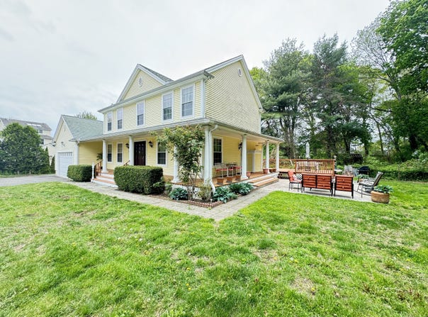 598 Nichols Avenue, Stratford, CT 06614