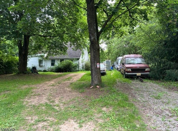 45 Half Way House Road, Franklin Twp., NJ 07882-3515