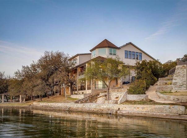 5010 Comanche Vista Court, De Cordova, TX 76049