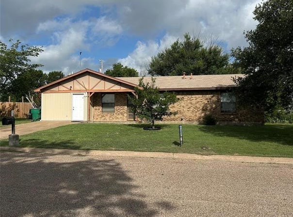 508 S Williams Street, Hamilton, TX 76531