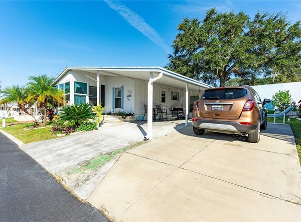 37827 MISSION HILLS AVENUE, ZEPHYRHILLS, FL 33541