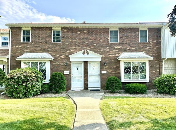 308 Blisswood Village Dr, Ludlow, MA 01056