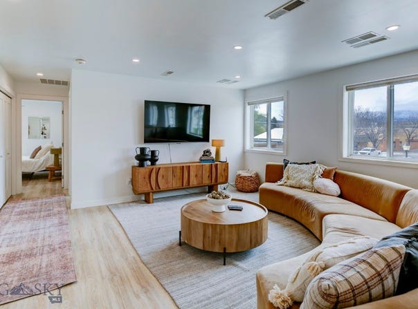 329 S B Street, Livingston, MT 59047