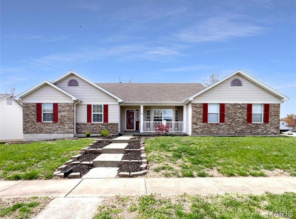 1 Pine Forest Court, Dardenne Prairie, MO 63368