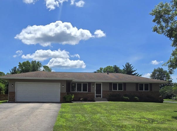 12075 Blue Spruce, ROSCOE, IL 61073