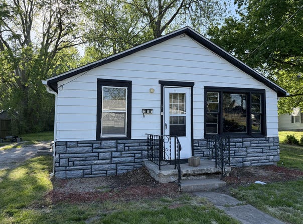 257 Miami Ave, Marshall, MO 65340